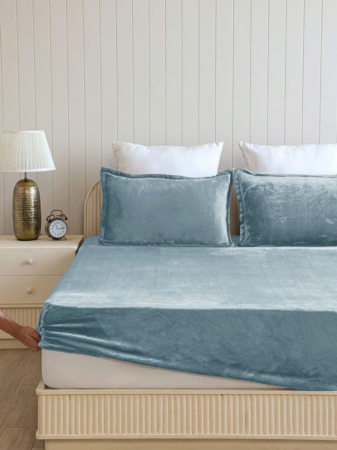 Homemonde Blue 210 Tc King Bedsheet With 2 Pillow Covers